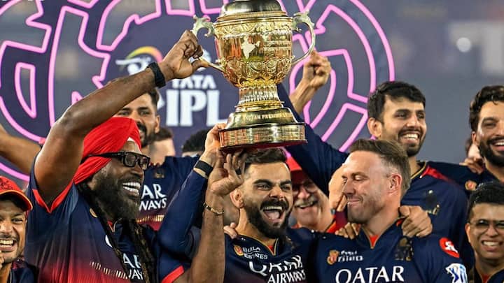 दिल्ली का एक युवा बल्लेबाज, जिसने क्रिस गेल और एबी डिविलियर्स की पसंद के साथ फ्रैंचाइज़ी को अपने सभी प्रमुख वर्ष दिए, उनके साथ ट्रॉफी जीतने में विफल रहे।