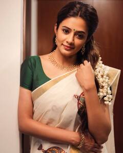 प्रियामणि के पास है साड़ियों का शानदार कलेक्शन, 41 की उम्र में भी दिखती हैं बेहद खूबसूरत