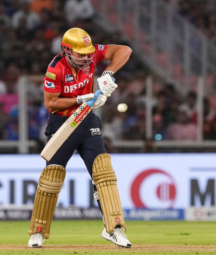 स्टोइनिस ने इस सीजन में न तो बल्लेबाजी से न ही गेंदबाजी से प्रभावित किया. बल्लेबाजी में स्टोइनिस ने 11 मैचों में सिर्फ 160 रन बनाए. वहीं गेंदबाजी में उन्होंने 13 मैचों में सिर्फ 1 विकेट लिया.