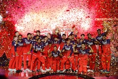 RCB IPL 2025: Ee Sala Cup Namdu...जिंकले, हसले, रडले; आरसीबीचं जंगी सेलिब्रेशन; भावूक करणारे PHOTO