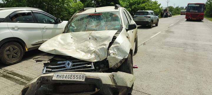 या भीषण अपघातात दुचाकी वरील दोन जणांचा जागीच मृत्यू झालाय .या भीषण अपघातात दुचाकी वरील दोन जणांचा जागीच मृत्यू झालाय .या भीषण अपघातात दुचाकी वरील दोन जणांचा जागीच मृत्यू झालाय .अपघातानंतर काही काळ या मार्गावरील वाहतूक पूर्णपणे ठप्प झाली होती .