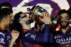 Virat Kohli Celebration : मैदानावर रडला… सावरला आणि जल्लोषात ट्रॉफी उचलली; विराट कोहली आणि RCBचे जोरदार सेलीब्रेशन, पाहा Photo