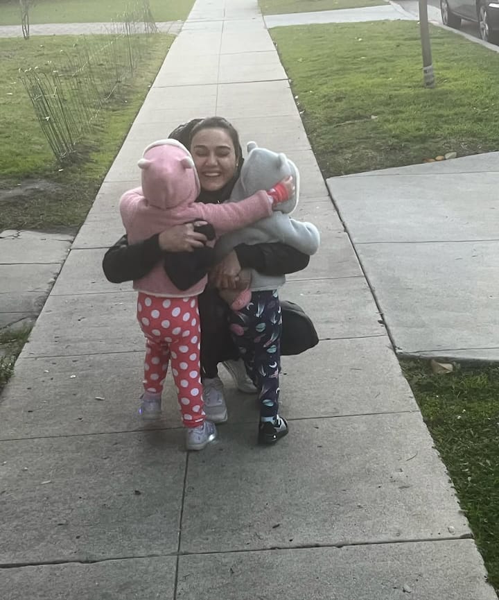 प्रीति चाहती हैं कि उनके दोनों बच्चे इंडियन और वेस्टर्न कल्चर्स को समझें और एम्ब्रेस करें. उन्होंने बताया कि वो प्राउड हैं कि उनके बच्चे 'आधे इंडियन' हैं, और वो चाहती हैं कि उनका आइडेंटिटी बैलेंस बने रहे.