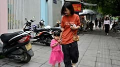 अब कितने भी बच्चे पैदा करें लोग... इस देश की आबादी होने लगी बूढ़ी तो सरकार ने टू चाइल्ड पॉलिसी पर लिया बड़ा फैसला