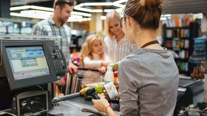 જ્યારે તમે ખરીદી કરો છો અને દુકાનદાર તમારું બિલ જનરેટ કરવા માટે તમારો ફોન નંબર માંગે છે અને તેના માટે દબાણ કરે છે ત્યારે તમે 1915 અથવા 8800001915 પર કૉલ કરીને ફરિયાદ નોંધાવી શકો છો.