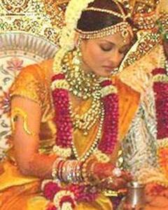 हिना खान ही नहीं, इन हसीनाओं ने भी अपनी शादी में किया था साड़ी का ट्रेंड सेट