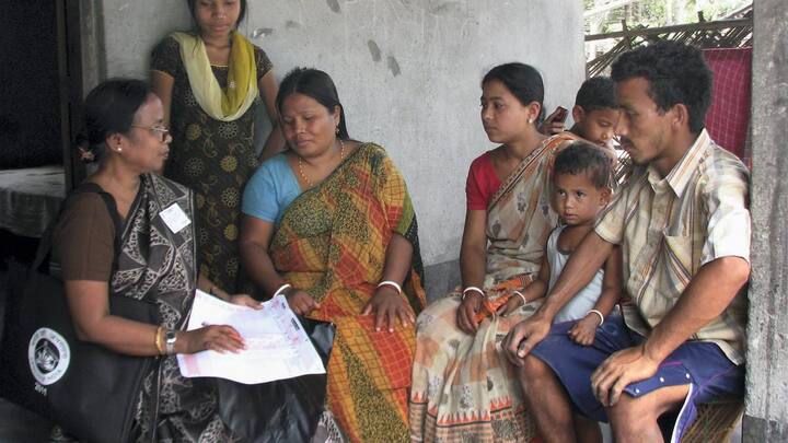 आपको बता दें सरकारी कर्मचारी कभी भी आपसे ओटीपी नहीं मांगेंगे फिर चाहे वह जनगणना हो या फिर और कोई प्रक्रिया. और ना ही जनगणना की प्रक्रिया के लिए आपसे आपके बैंक खाते की डिटेल्स मांगी जाएंगी. अगर कोई ऐसा करता है समझ लीजिए फ्रॉड है.