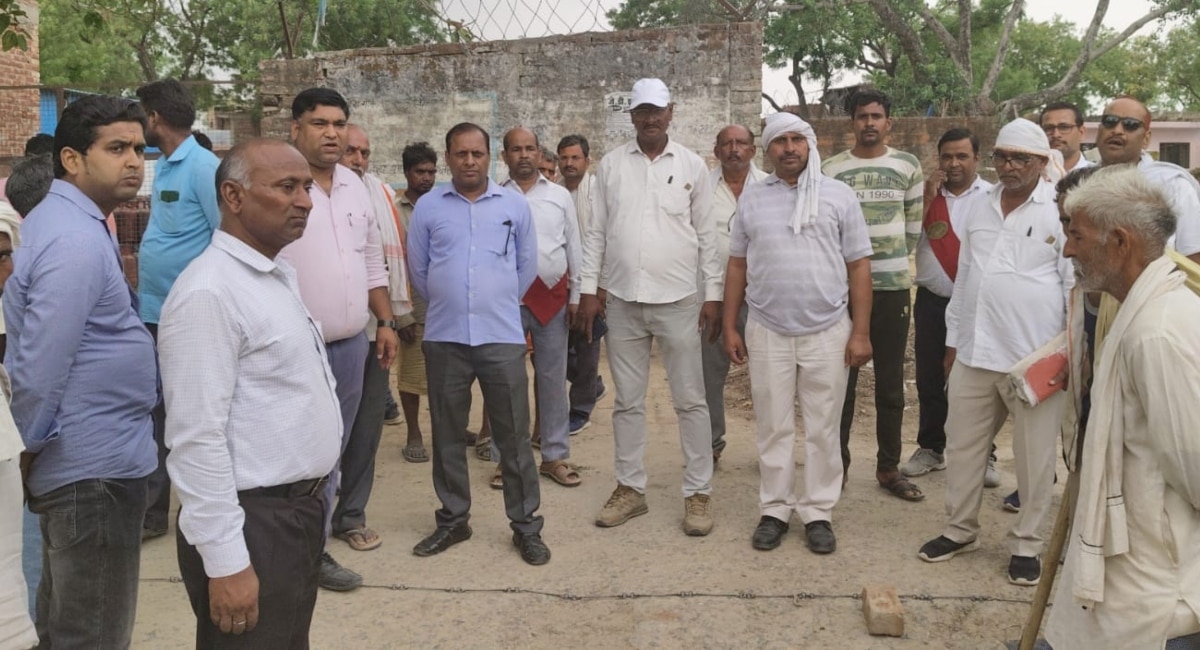 यूपी के इस गांव में जज साहब ने लगाई अदालत, माफिया बड़कू सिंह की जमीन की कराई पैमाइश