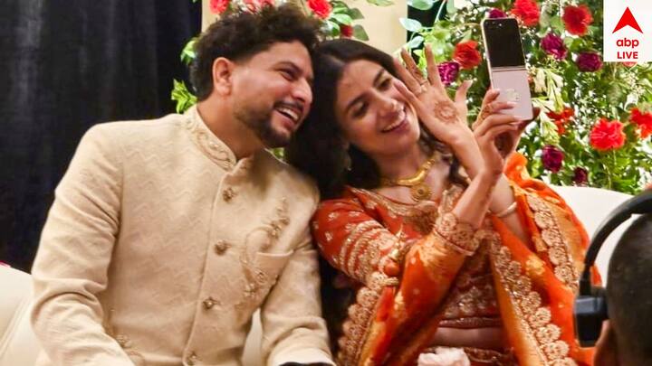 Kuldeep Yadav Update: ভারতীয় দলের জার্সিতে ২০১৭ সালে অভিষেক হয়েছিল কুলদীপের। এরপর থেকে তিনটি ফর্ম্য়াটে খেলছেন তিনি। যদিও সাম্প্রতিক সময়ে টেস্ট ও ওয়ান ডে ফর্ম্য়াটেই বেশি দেখা যায় তাঁকে।
