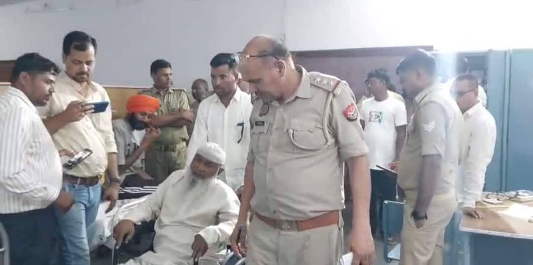 पीलीभीत में मकान में विस्फोटक ब्लास्ट आधा दर्जन लोग घायल, अस्पताल में भर्ती