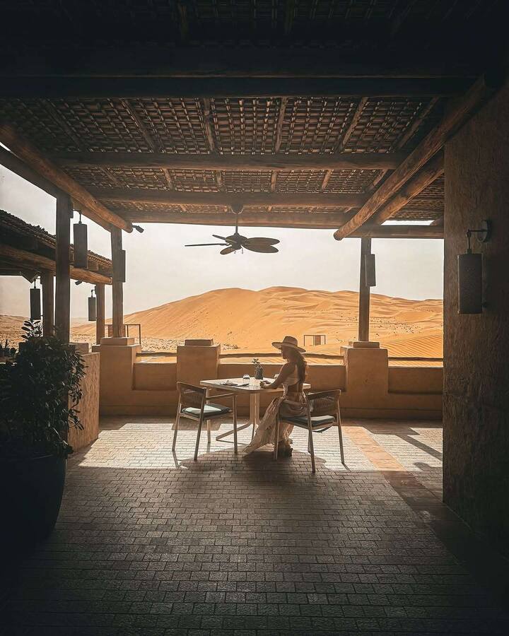 దుబాయ్‌లో ఫుడ్ ఆస్వాదిస్తూ ఎంజాయ్ చేస్తున్నారు సమంత. 'శుభం' సక్సెస్ తర్వాత ఆ జోష్‌లో వెకేషన్ ఎంజాయ్ చేస్తున్నారు.