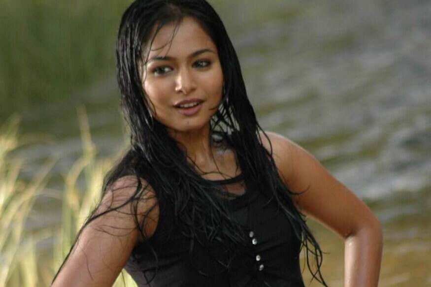 Kalyani: 15 வயசுலயே அட்ஜஸ்ட்மென்ட் டார்ச்சர்! அம்மாவிடமே இப்படி கேட்டாங்க - பிரபல நடிகை கூறிய அதிர்ச்சி தகவல்!