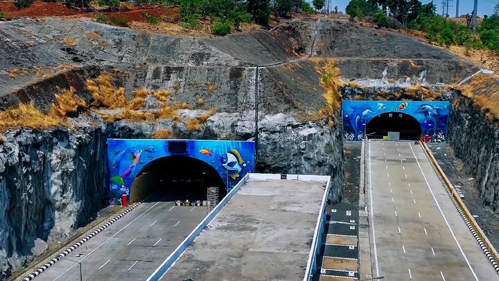 महाराष्ट्र समृद्धी महामार्गाच्या अंतिम टप्प्याच्या म्हणजेच इगतपुरी ते आमणे (76 किमी) दरम्यानच्या लोकार्पणाचा सोहळा राज्याचे मुख्यमंत्री देवेंद्र फडणवीस यांच्या हस्ते दूरदृश्य प्रणालीच्या माध्यमातून पार पडला.