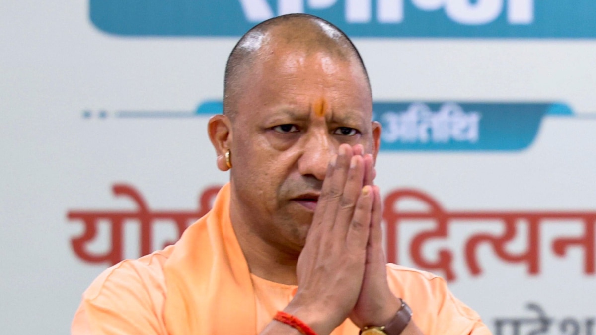 यूपी के CM योगी आदित्यनाथ का 53वां जन्मदिन आज, कैसे अजय बिष्ट से बने योगी और फिर मुख्यमंत्री?