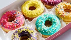 Donut Day 2025: डोनट के बीच में क्यों किया जाता है छेद, आखिर क्या है इसके पीछे की वजह?