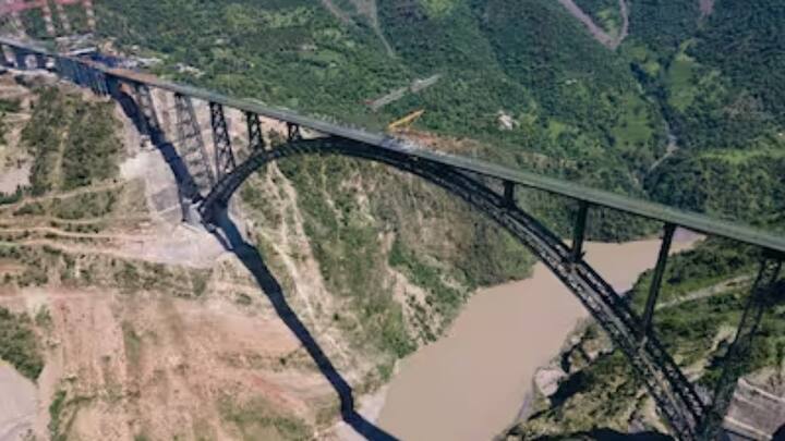 इस पुल की लाइफ 120 साल के भी ज्यादा है. पुल की टेस्टिंग फेज्ड एरे अल्ट्रासोनिक टेस्टिंग द्वारा की गई है. यह बड़े से बड़े तूफान को झेलने में भी सक्षम है.