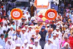 Shegaon Gajanan Maharaj Palkhi  : 'गण गण गणात बोते'च्या गजरात अकोला नगरी दुमदुमली; गजानन महाराजांच्या पालखीचं शहरात आगमन!