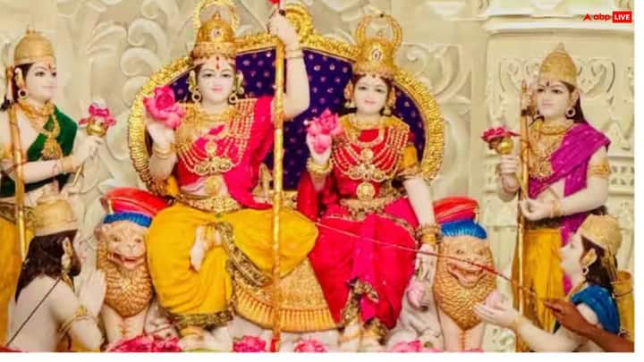 राम दरबार के सहित मंदिर परिसर में आठ मंदिरों में अन्य देव प्रतिमाओं की प्राण प्रतिष्ठा भी हुई, जिसमें शिव, शेषावतार, मां अन्नापूर्णा,मां दुर्गा, भगवान सूर्य देव, गणेश जी, बजरंगबली शामिल है.