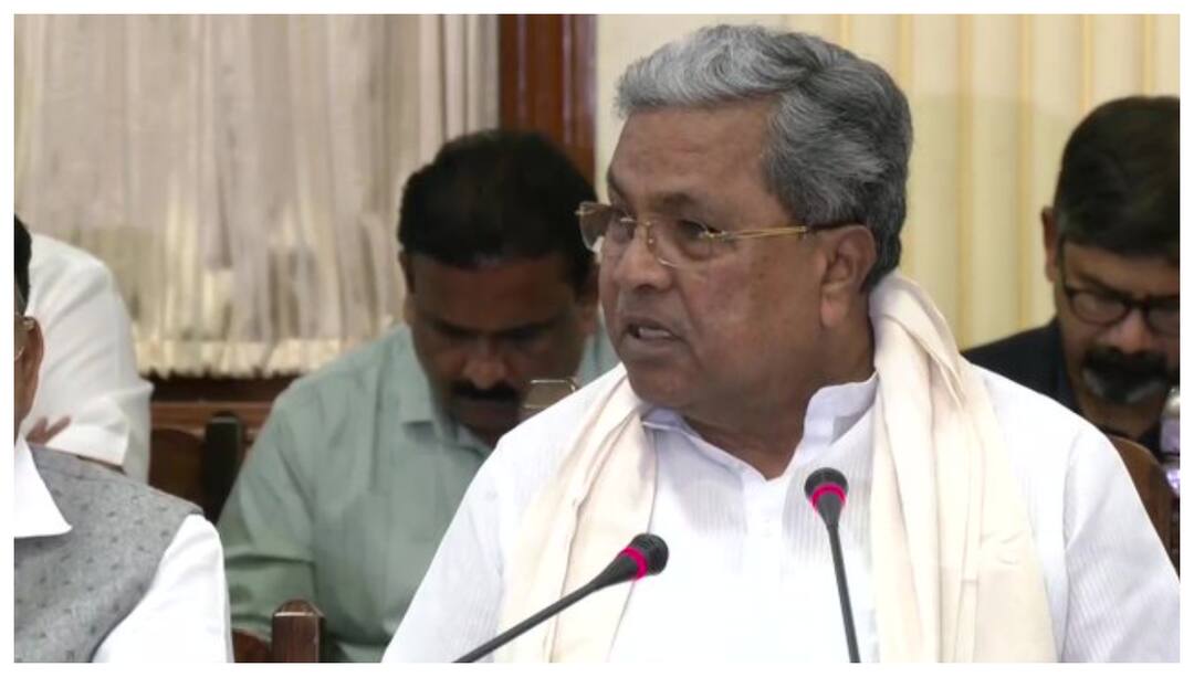 Karnataka Chief Minister Siddaramaiah said Police Commissioner and Several Senior Officials Suspended in connection with Bengaluru stampede incident Bengaluru Stampede : బెంగళూరు తొక్కిసలాట కేసులో కమిషనర్ నుంచి స్టేషన్ ఇంచార్జ్ వరకు సస్పెండ్ - అరెస్టుకు కర్ణాటక సీఎం ఆదేశాలు