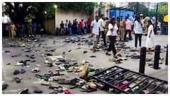 తొక్కిసలాట ఘటనపై కర్ణాటక హైకోర్టు సీరియస్- పూర్తి సమాచారం ఇవ్వాలని ఆదేశం