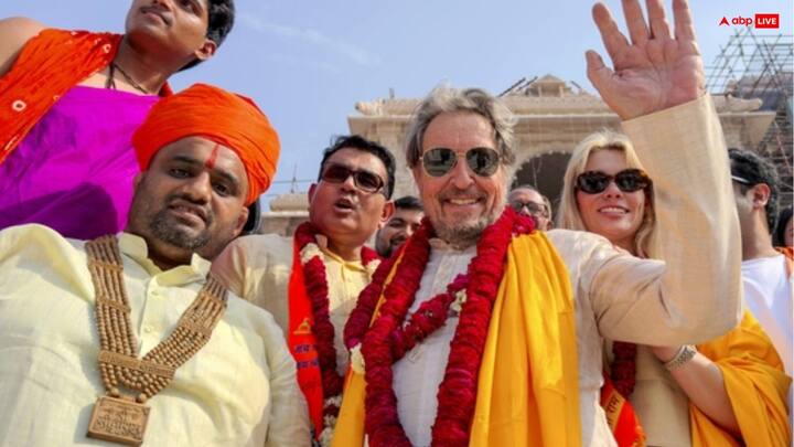 इससे पहले एलन मस्क के पिता एरोल मस्क भी अयोध्या में राम मंदिर दर्शन के पहुंचे. राम मंदिर में अपने अनुभव को उन्होंने अद्भुत बताया.a