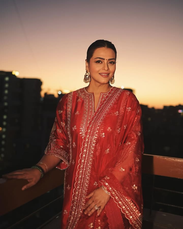 शिल्पा शिरोडकर को करियर की शुरुआत में काफी मुश्किलों का सामना करना पड़ा था. उनकी दो फिल्में शुरू होने से पहले ही बंद हो गई थीं.