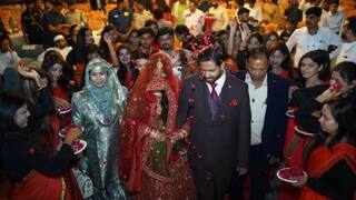 Who Is Khan Sir Wife : рдЦрд╛рди рд╕рд░рд╛рдВрдЪреА рдкрддреНрдиреА рдПрдПрд╕ рдЦрд╛рди рдЖрд╣реЗ рддрд░реА рдХреЛрдг, рд╢рд┐рдХреНрд╖рдг рддреЗ рдХреМрдЯреБрдВрдмрд┐рдХ рдЬреАрд╡рдирд╛рдкрд░реНрдпрдВрдд; рддреА рд╕рдзреНрдпрд╛ рдХрд╛рдп рдХрд░рддреЗ?