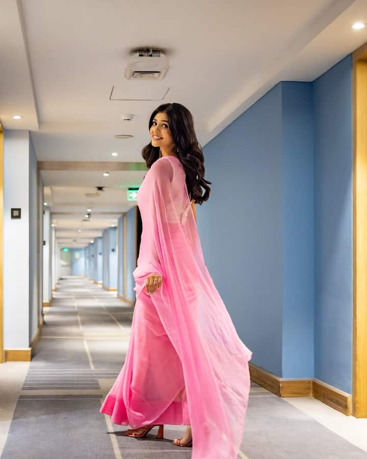 'कुमकुम भाग्य' शो को भी काफी पसंद किया जा रहा है, ये नंबर 2 पर है.