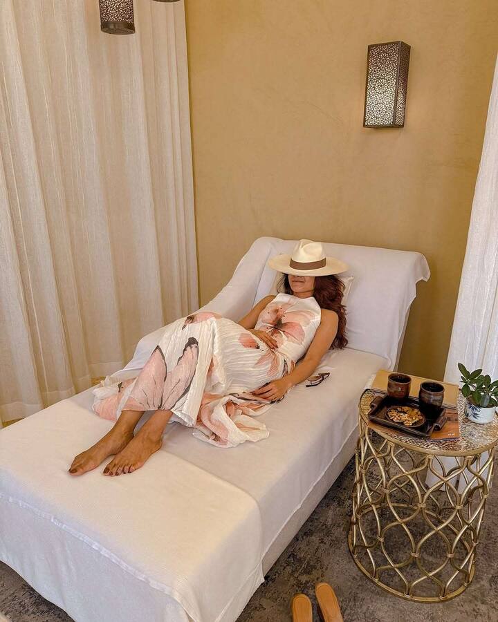 'శుభం' మూవీలో ఓ గెస్ట్ రోల్‌లో కనిపించారు సమంత. ఆమె కొత్త మూవీ 'మా ఇంటి బంగారం' ఈ నెల నుంచే ప్రారంభం కానుంది. 'రక్త్ బ్రహ్మాండ్' సినినాలోనూ నటిస్తున్నారు.