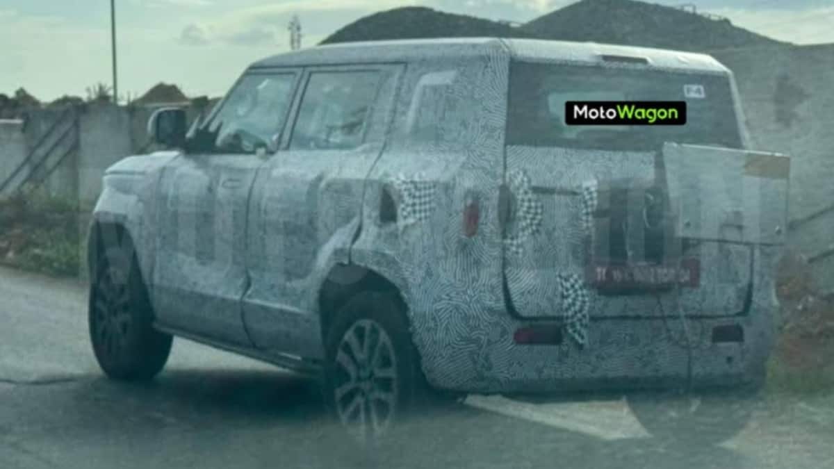 New Generation Mahindra Bolero Looks Like A Mini Defender!