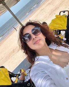 Shraddha Arya Twins: जुड़वा बच्चों को लेकर आउटिंग पर निकलीं श्रद्धा आर्या, बीच किनारे न्यू मॉमी ने ढाया कहर