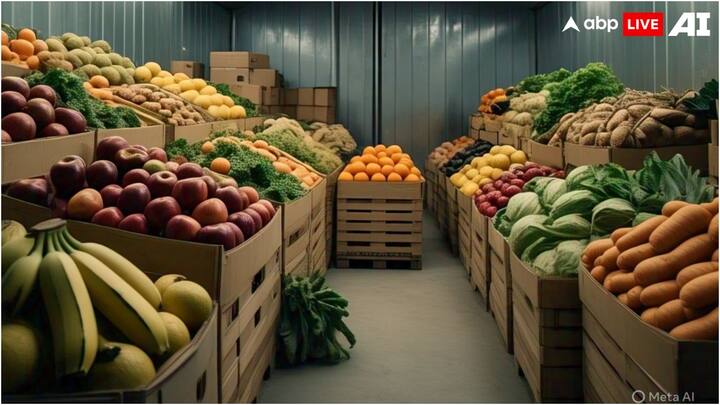 हालांकि, बहुत से कोल्ड स्टोरेज का तापमान वहां रखी जाने वाले चीजों पर निर्भर करता है, जिससे फल या सब्जियां जल्दी खराब न हों और उनकी सही गुणवत्ता भी बनी रहे. कई कोल्ड स्टोरेज में 0 डिग्री के नीचे भी टेंपरेचर मेनटेन किया जाता है. कम तापमान के कारण ही यहां फल व सब्जियां महीनों तक फ्रेश बनी रहती हैं.