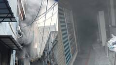 दिल्ली: चांदनी चौक की दुकान में लगी भीषण आग, दमकल विभाग की 8 गाड़ियां मौके पर मौजूद