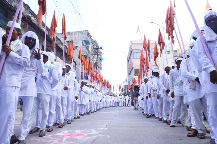 शहरातील डाबकी रोडवर गजानन महाराज स्वागत समितीच्या वतीने महाराजांच्या पालखीचे स्वागत करण्यात आले. (फोटो सौजन्य : अक्षय भालतिलक,  अकोला)