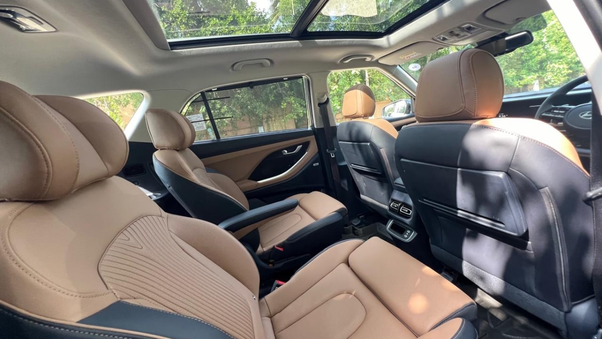 Hyundai Alcazar Diesel Corporate Variant With Panoramic Sunroof- Worth A Buy?