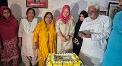 यूपी में बकरीद पर मुस्लिम संगठन ने पेश की मिसाल, काटा बकरे का केक, दी सांकेतिक कुर्बानी