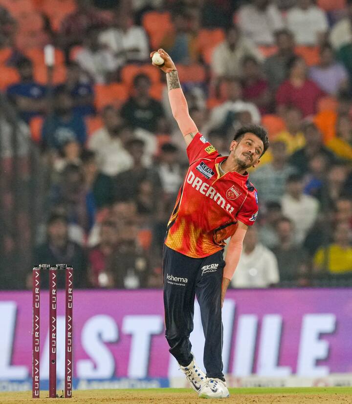 आईपीएल 2025 में युजवेंद्र चहल पंजाब किंग्स के लिए खेल रहे थे. उनकी रूमर्ड गर्लफ्रेंड इस दौरान पंजाब को सपोर्ट करने के लिए मैदान में पहुंची रहती थी. अब उन्होंने चहल को लेकर बड़ा राज खोला है.