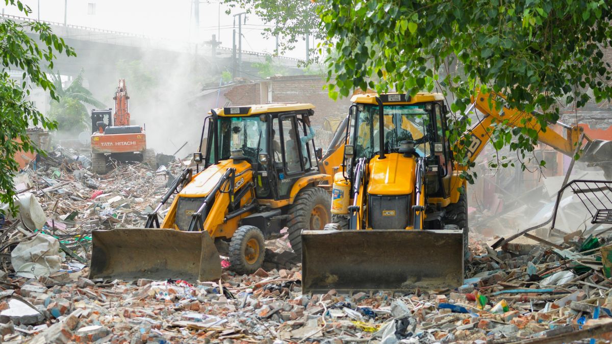 Delhi: गोविंदपुरी के भूमिहीन कैंप में झुग्गियों को तोड़ने पर आया DDA का बयान, HC ऑर्डर का हवाला देकर क्या बताया?