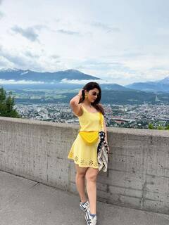 Mehreen Pirzada: యెల్లో డ్రెస్‌లో మెహ్రీన్ అందాలు - హనీ పాప కేక పుట్టించిందిగా..