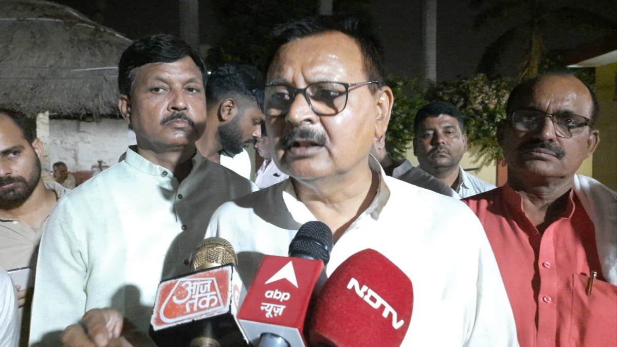 ‘ब्राह्मण होना इस सरकार में अभिशाप’ सपा नेता विनय शंकर तिवारी योगी सरकार पर लगाए गंभीर आरोप