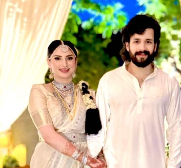 For the ceremony, both Akhil and Zainab embraced traditional Telugu wedding attire. Zainab looked radiant in a pastel ivory saree adorned with exquisite diamond jewellery, while Akhil kept it classic in a white kurta and dhoti, honoring the cultural roots of the celebration.