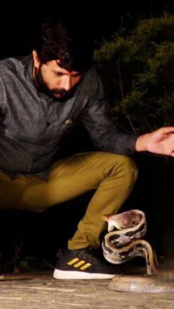 सांपों को बचाने वाले यूट्यूबर मुरलीवाले हौसला के पास कितनी है संपत्ति?