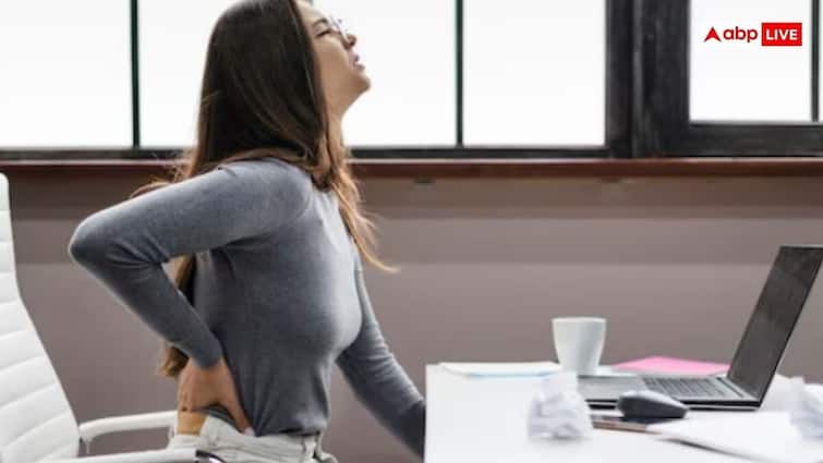 woman ignoring her back pain after examine it turned in blood cancer कमर दर्द को मामूली समझ इग्नोर कर रही थी यह महिला, जांच की तो निकला ब्लड कैंसर