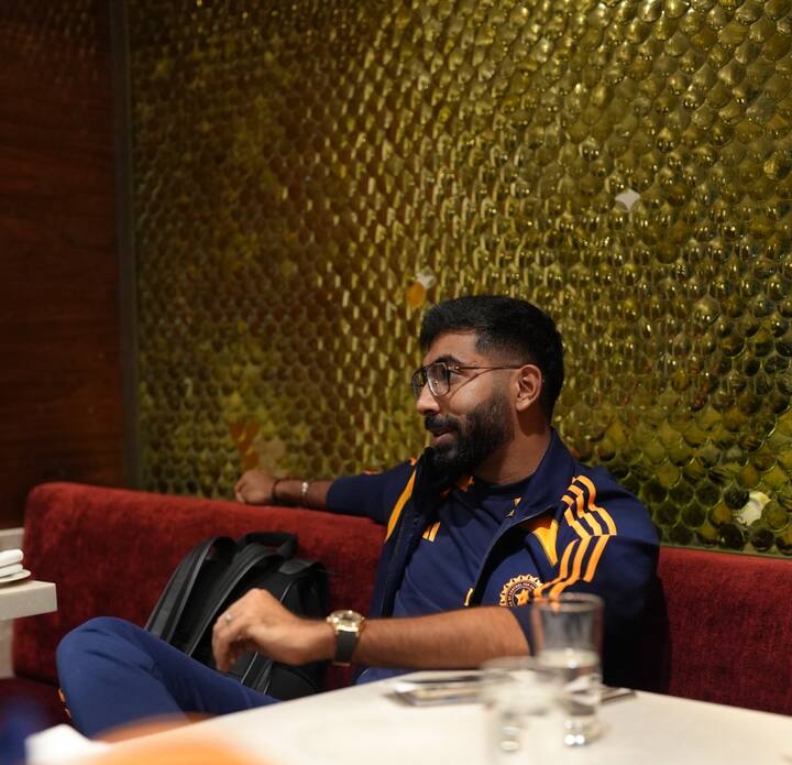 त्यानंतर संपूर्ण वरिष्ठ संघ मुंबई विमानतळावर जमला.