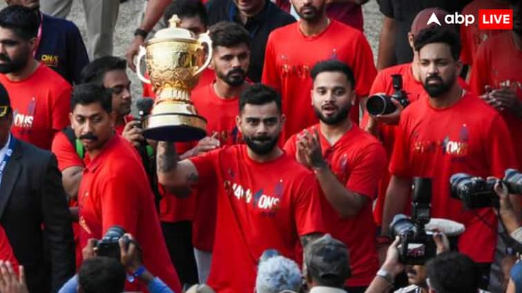 social activist hm venkatesh filed complaint against virat kohli over bengaluru stampede during rcb celebration 'बेंगलुरु भगदड़ मामले के लिए विराट कोहली जिम्मेदार', एक्टिविस्ट ने दर्ज कराई पुलिस में शिकायत