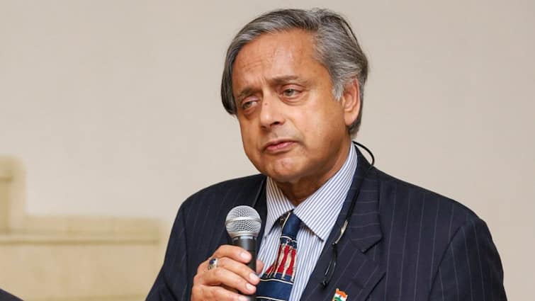 भारत में राहुल गांधी दे रहे ‘नरेंदर सरेंडर’ का नारा, US में शशि थरूर ने खोल दी ट्रंप के दावे की