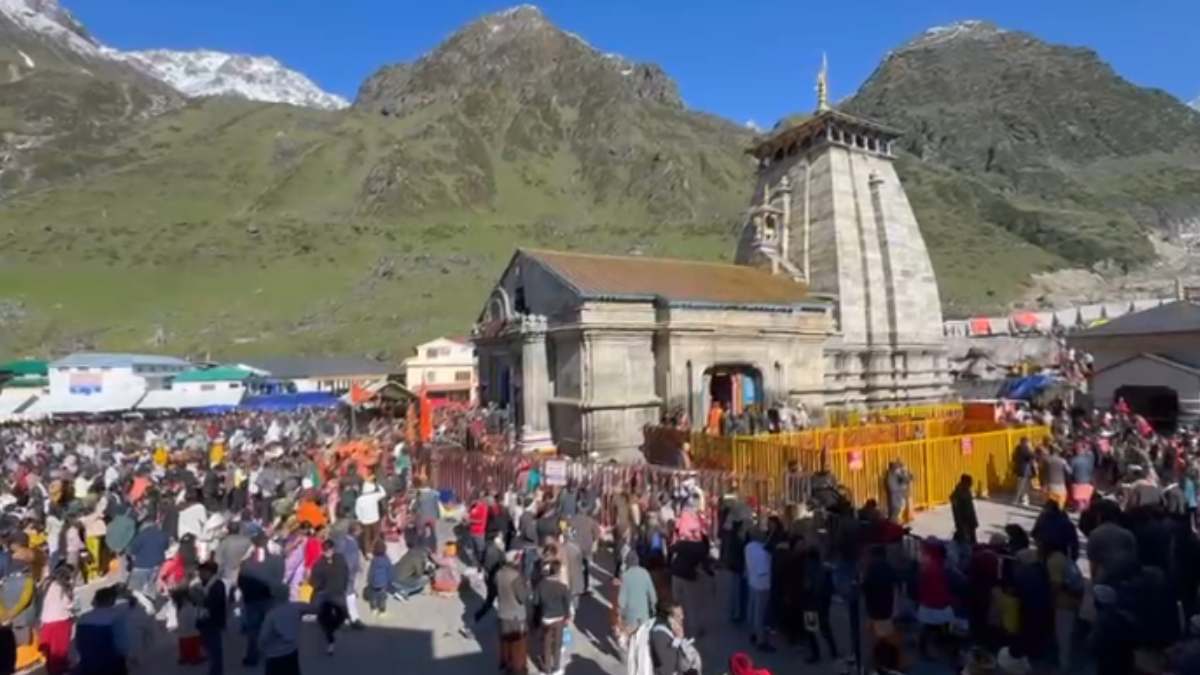 चारधाम यात्रा के 34 दिनों में 8 लाख से ज्यादा भक्तों ने किए बाबा केदार के दर्शन, अब भी लंबी कतार