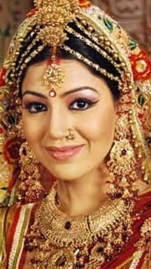 দুই সন্তান হওয়ার পরে ১০ কেজি ওজন কমান! কোন ডায়েট মেনে চলতেন দেবিনা?