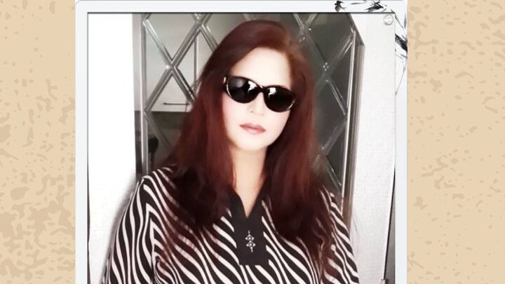 সীমা জানিয়েছেন, শৈশবের ভয়াবহ স্মৃতিই তাঁকে অন্যদের থেকে আলাদা করে তুলেছে। কারও সঙ্গে বেশি ঘনিষ্ঠতা পোষায় না তাঁর। অনেক সময় একটু ভালবাসা পেয়ে ভুল মানুষকেও ঠিক বলে মনে হয়েছে। যখন সত্য জানতে পেরেছেন, ভিতরে ভিতরে ভেঙে খান খান হয়ে গিয়েছেন।