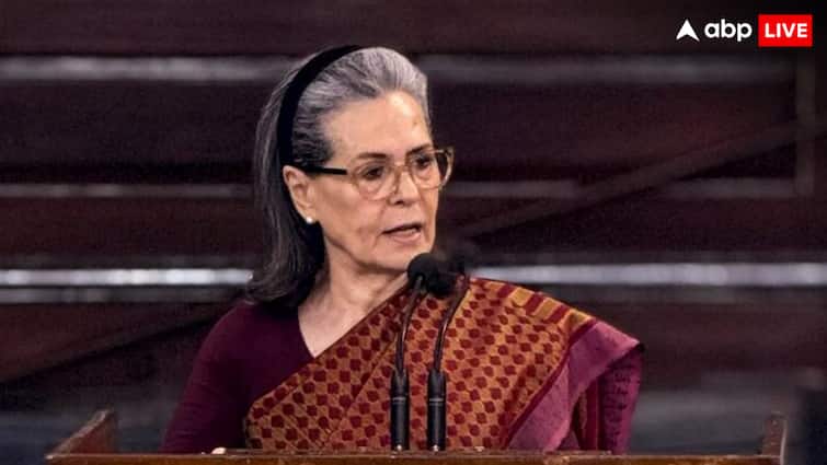 congress leader sonia gandhi health update admitted in igmc hospital in shimla himachal pradesh ann शिमला में सोनिया गांधी की तबीयत अचानक बिगड़ी, IGMC में हुए टेस्ट, वापस लौटीं बेटी प्रियंका के घर